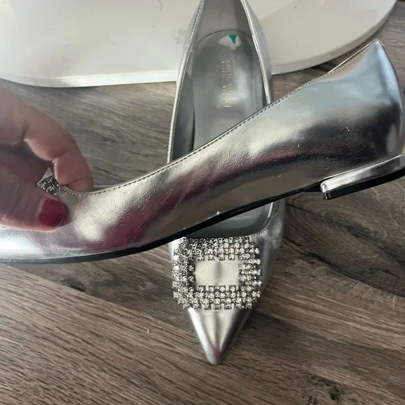 Nine West Silver Embellished Flats - Picture 4 of 6